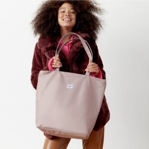 NWT Herschel Mica Tote Pink